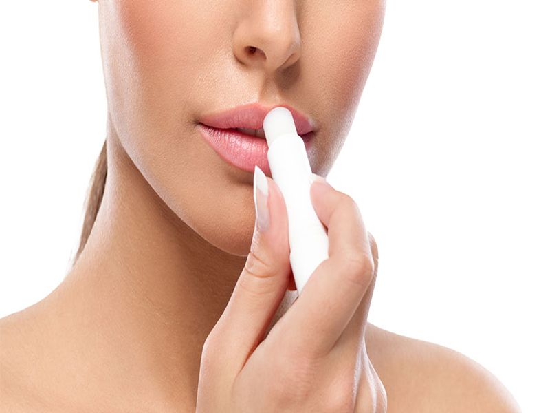 here are some unusual uses of lip balm | लिप बामचा असाही करता येतो वापर; 'हे' होतील फायदे!