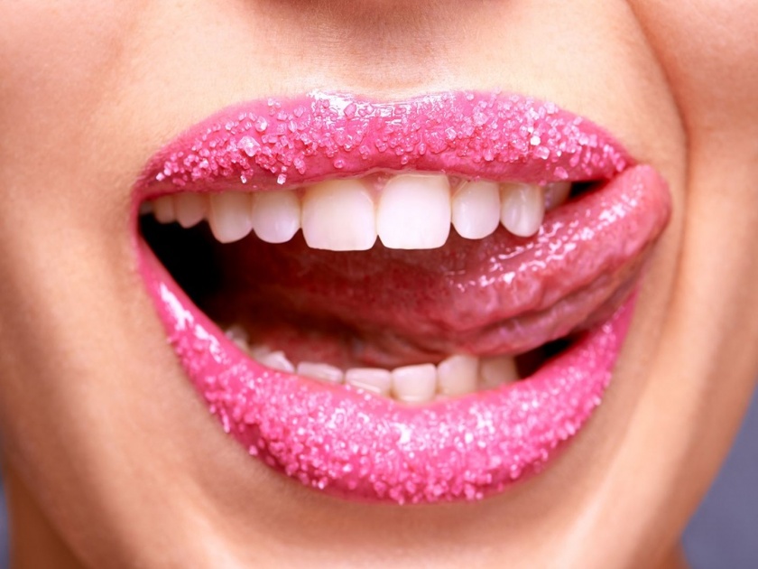 Home lips scrubs for black lips and dry lips | ओठांचा ड्रायनेस आणि टॅनिंग दूर करण्यासाठी ट्राय करा 'हे' 5 होममेड स्क्रब