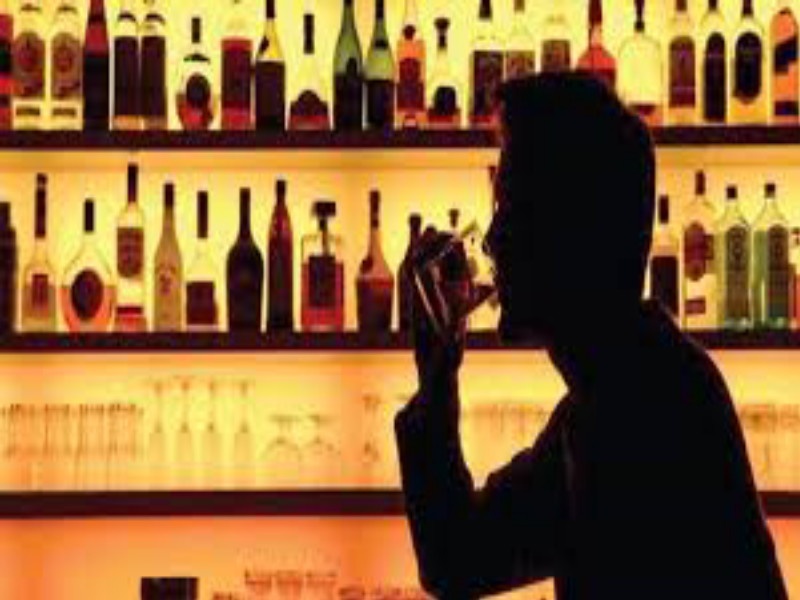 Police action on the 119 persons who drunk alcohol at Thirty First night in Pimpri-Chinchwad area | पिंपरी-चिंचवड परिसरात थर्टी फर्स्टच्या रात्री ११९ मद्यपींवर पोलिसांची कारवाई