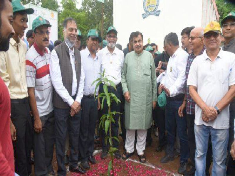LIT premises of nagpur will become oxygen park says nitin gadkari | एलआयटीचा परिसर ‘ऑक्सिजन पार्क’ होणार - नितीन गडकरी