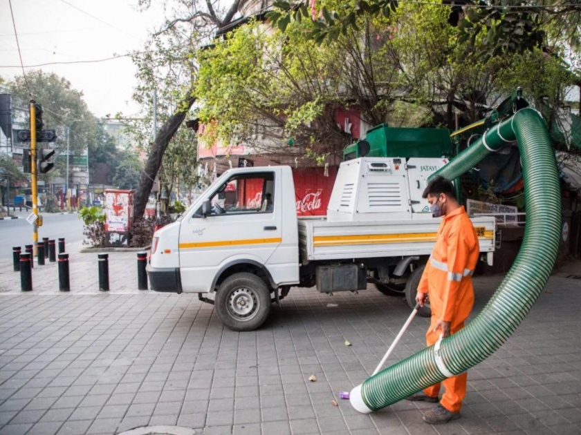 now along with the main roads the alleys in mumbai will also be odor free bmc will used of litter picker machines for cleaning | आता मुख्य रस्त्यांसह मुंबईतील गल्लीबोळही होणार दुर्गंधीमुक्त, स्वच्छतेसाठी लिटर पिकर मशिन्सचा वापर