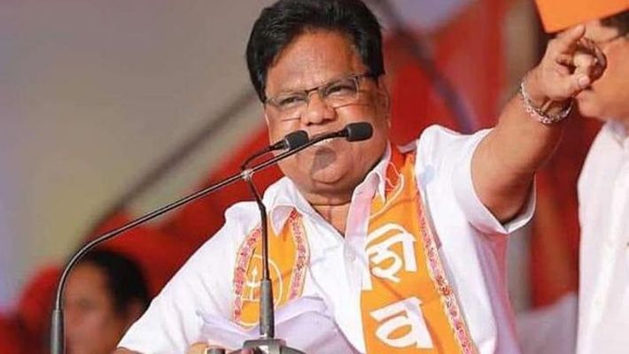 Tanaji Sawant dismisses Sena's sting, supporter; District head in charge of Purushottam Barde | सोलापूरच्या शिवसेनेत भूकंप...ठोंगे-पाटील गेले बरडे आले !
