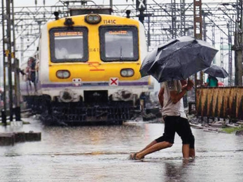Railway administration fails to clear monsoon | रेल्वे प्रशासन मान्सूनच्या तयारीत सपशेल नापास!