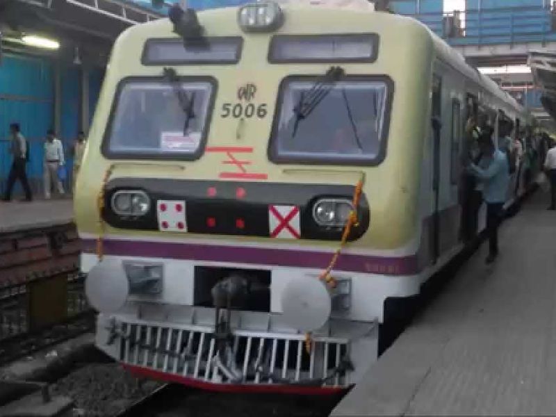 Central Railway movement, Badlapur's traveler says we do not have Bombardier local | मध्य रेल्वेचा खेळखंडोबा, बदलापूरचे प्रवाशी म्हणतात आम्हाला बम्बार्डिअर लोकल नको