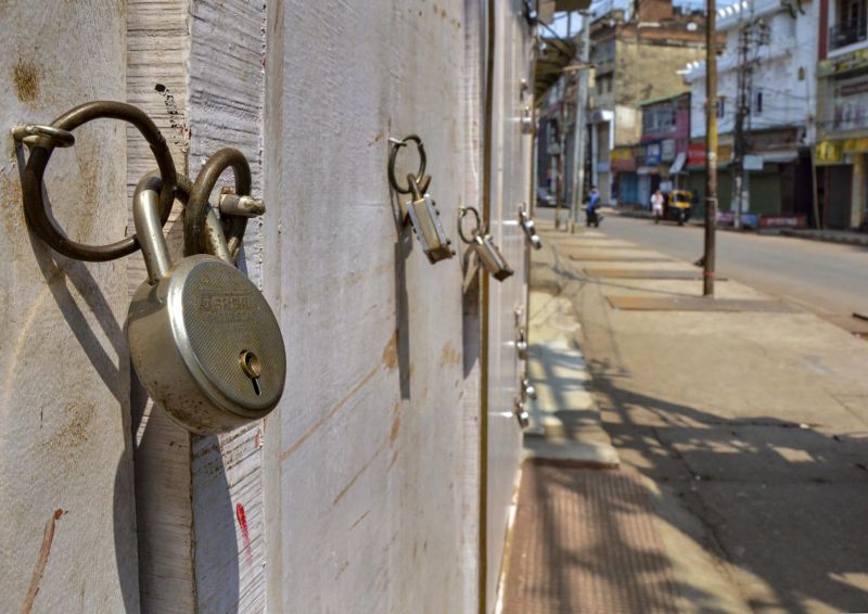 Lockdown in several cities in BJP-ruled Madhya Pradesh extended till April 22 | भाजपशासित मध्य प्रदेशात अनेक शहरांत लॉकडाऊन, २२ एप्रिलपर्यंत वाढविला