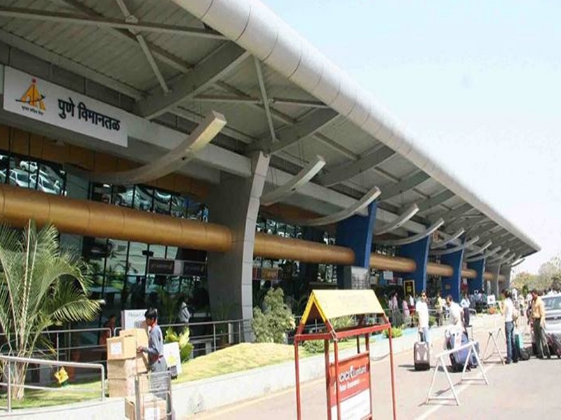 rumor of the bombing caused a commotion at lohgaon pune international airport | बॉम्बच्या अफवेने लोहगाव विमानतळावर गोंधळ; काश्मिरच्या तरुणावर गुन्हा दाखल