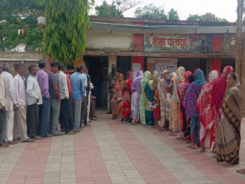 Gondia: 7.22 percent polling till 9 am in Bhandara-Gondia | Gondia: भंडारा -गोंदियात सकाळी ९ पर्यंत ७.२२ टक्के मतदान
