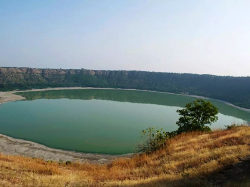 How will 369 crores be paid for Lonar lake? The government has been asked to reply by February 15 | लोणार सरोवरासाठी ३६९ कोटी कसे दिले जाणार? सरकारला १५ फेब्रुवारीपर्यंत मागितले उत्तर