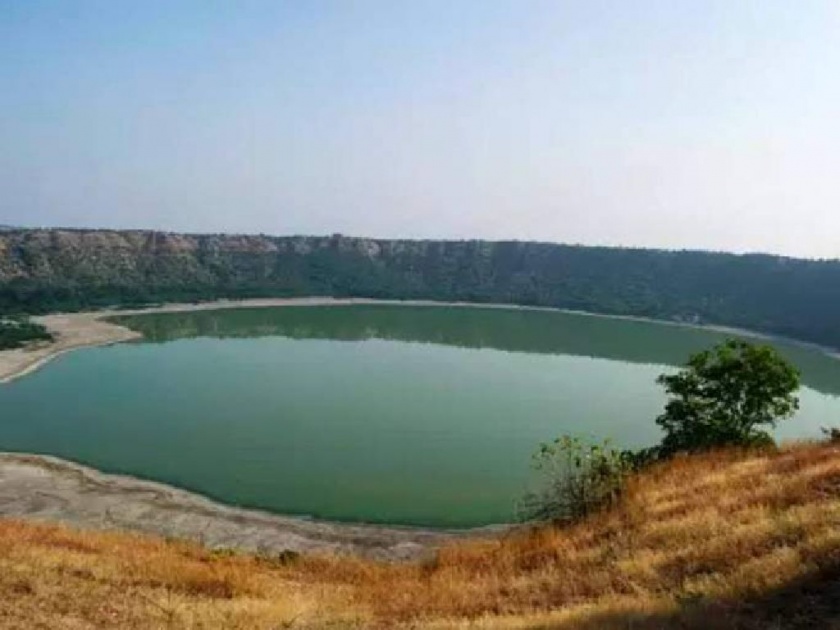 HC Summons to Amravati Divisional Commissioner amid Lonar lake conservation case | लोणार सरोवर संवर्धन प्रकरणात अमरावती विभागीय आयुक्तांना समन्स