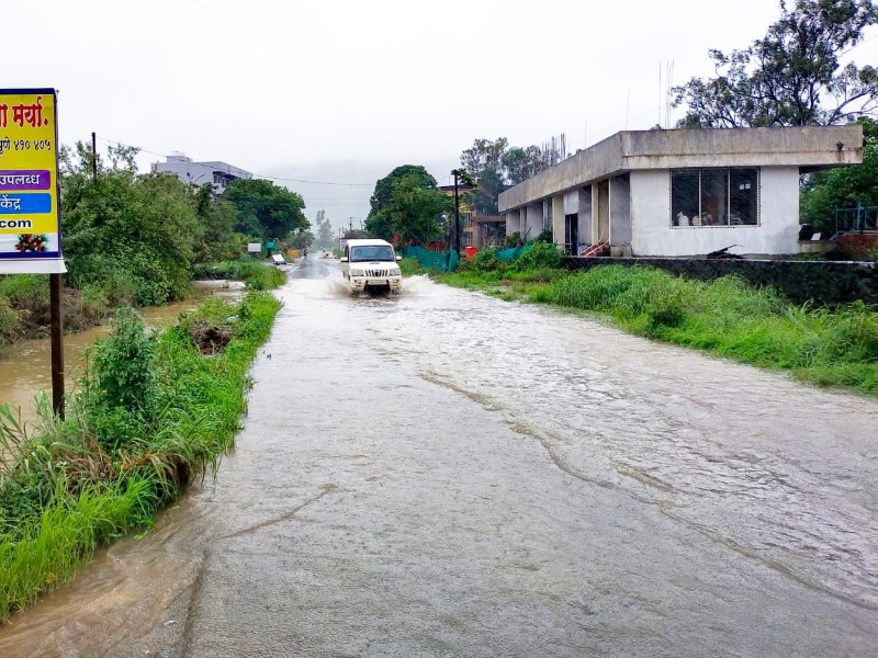 The city of Lonavla received heavy rains again; 172 mm of rain recorded in 24 hours on Monday | लोणावळा शहरात पुन्हा पावसाने जोर धरला; सोमवारी २४ तासात १७२ मिमी पावसाची नोंद