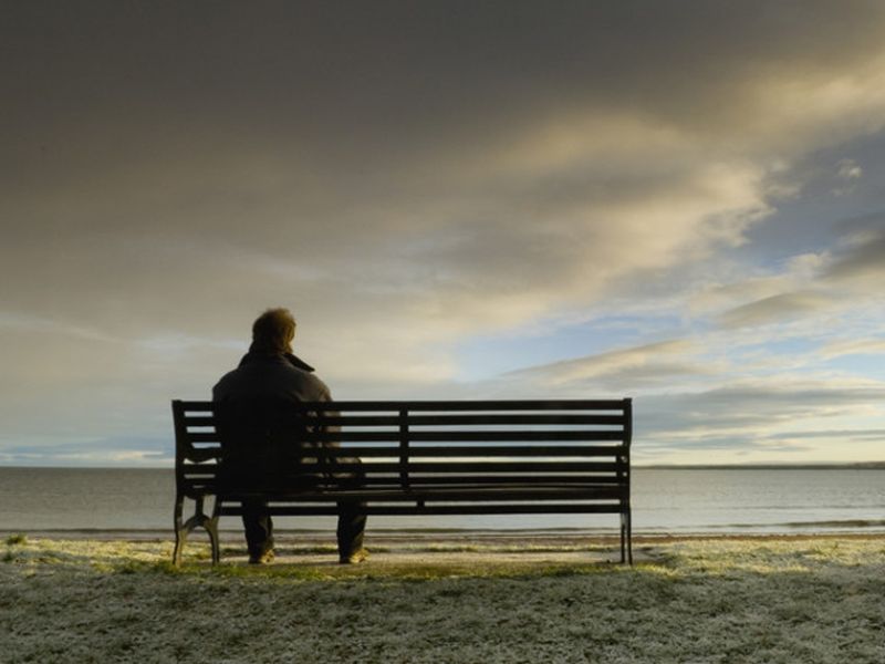 Loneliness can be the reason of premature death | एकटेपणा ठरु शकतो जीवघेणा, जाणून घ्या कसा!
