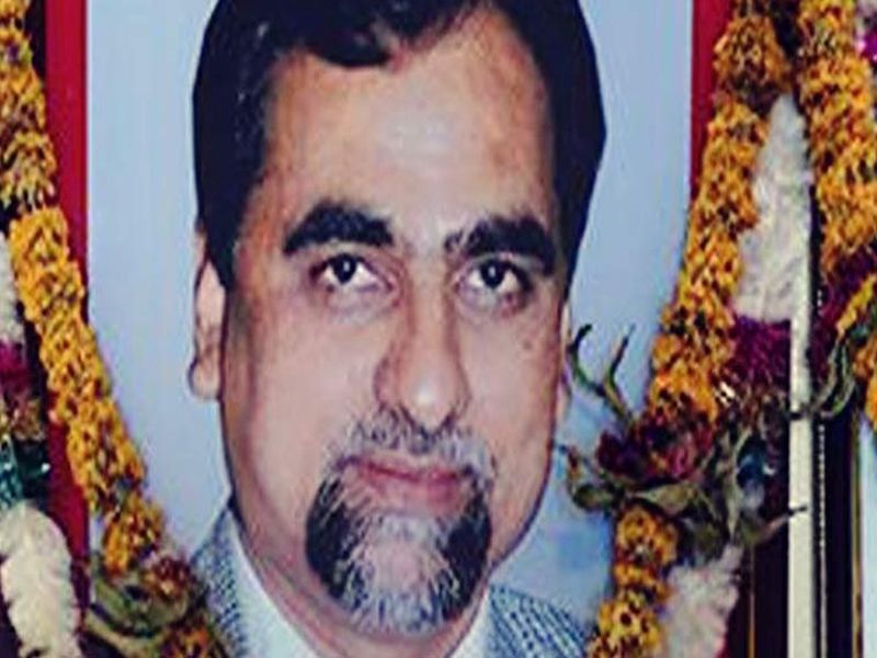 CBI judge loya's death : 114 oppn mps demand sit probe in petition to president | न्या. लोया मृत्यू : एसआयटी चौकशीची मागणी, कॉंग्रेससह 13 पक्षाच्या नेत्यांनी घेतली राष्ट्रपतींची भेट