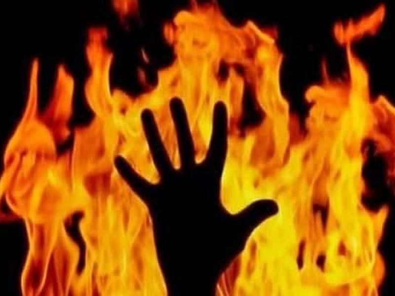 Lasalgaon burnt, victim death in hospital of Mumbai | Breaking : लासलगाव जळीतप्रकरण, पिडीतेचा मुबईतील रुग्णालयात मृत्यू