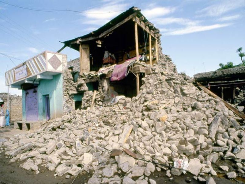 Killari earthquake: got houses but what about ownership in killari | Killari Earthquake : घरे मिळाली पण मालकी रखडली, कागदपत्रांसाठी आजही शासन दरबारी खेटे...