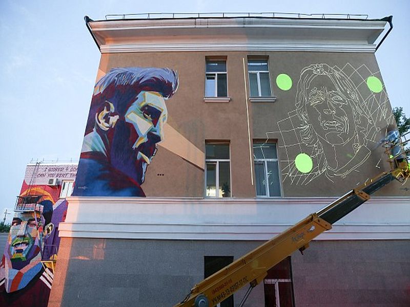 FIFA Football World Cup 2018: Modric honoured with mural next to Messi and Ronaldo | FIFA Football World Cup 2018 : मेस्सी-रोनाल्डोनंतर कझानच्या भिंतींवर झळकतोय हा खेळाडू