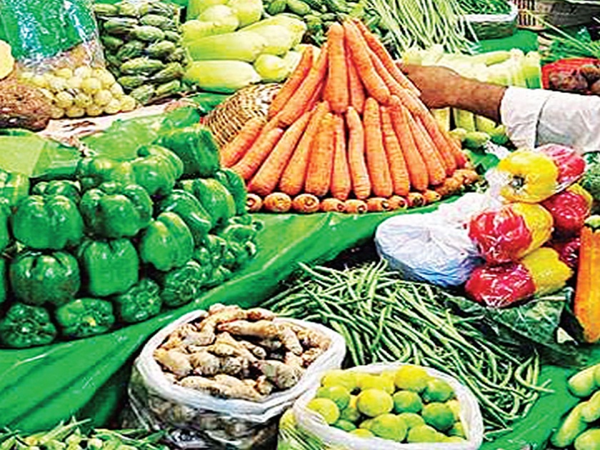 Vegetable prices increased with onion; Cross peanuts with peas and carrots | कांद्यासह भाजीपाल्याचे दर वाढले; मटार, गाजरासह शेवग्याची शेंग शंभरी पार
