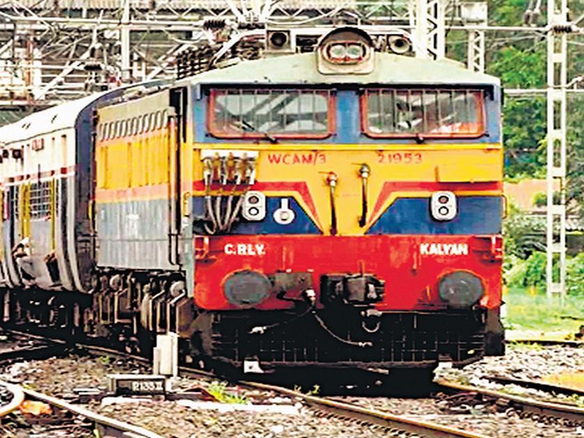 Railway mission 'bow' to catch brokers; Seized tickets worth Rs 9 lakh 43 thousand | दलालांना पकडण्यास रेल्वेचे मिशन ‘धनुष्य’; ९ लाख ४३ हजार रुपयांची केली तिकिटे जप्त