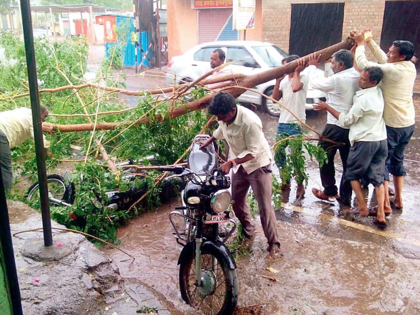 Rainfall in Jalgaon, Nagar | जळगाव, नगरला वादळी पाऊस