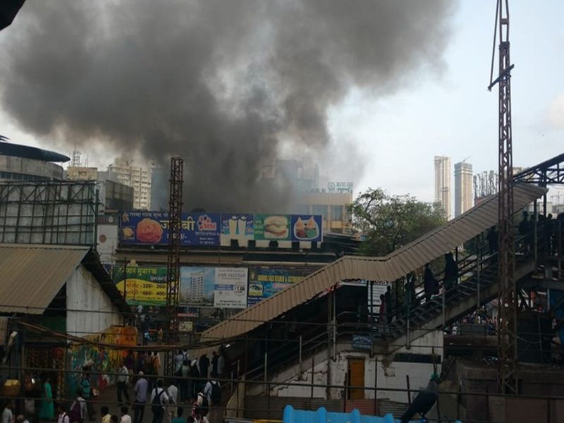 Fire breaks out at MM Mithaiwala outside Malad station | मालाडमधील एम. एम. मिठाईवाला दुकानाला आग