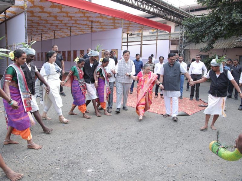 Shabri festival started in Aarey Colony In the presence of Guardian Minister Mangal Prabhat Lodha | पालकमंत्री मंगल प्रभात लोढा यांच्या उपस्थितीत आरे कॉलनीत शबरी महोत्सवाची सुरुवात
