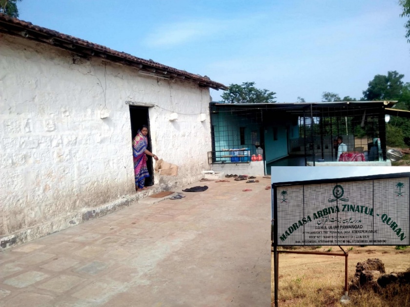 Unauthorized madrassa land grab on Pawangarh Kolhapur, secrecy about action | Kolhapur: पावनगडावरील मदरसा मध्यरात्री जमीनदोस्त, कारवाईबाबत गुप्तता; मोठा पोलिस बंदोबस्त तैनात