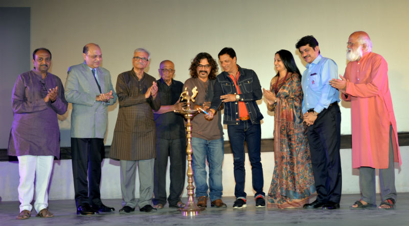 Film society has a mirror, Madhur Bhandarkar's views, inaugurated international film festival at Solapur | सिनेमा समाजाचा आरसा आहे, मधुर भांडारकर यांचे मत, सोलापूरात आंतरराष्ट्रीय फिल्म फेस्टिव्हलचे उद्घाटन