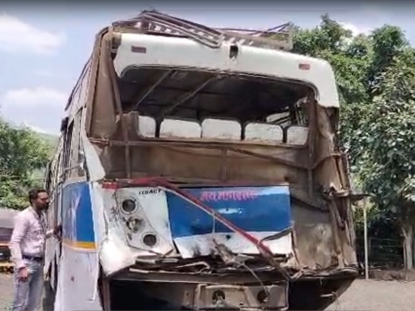 A bus coming to Nashik overturned at Bijasan Ghat madhya pradesh; 2 killed, 30 injured in brake failure truck collision | नाशिकला येणारी बस बिजासन घाटात उलटली; ब्रेक फेल ट्रक आदळल्याने दोघांचा मृत्यू, ३० जखमी