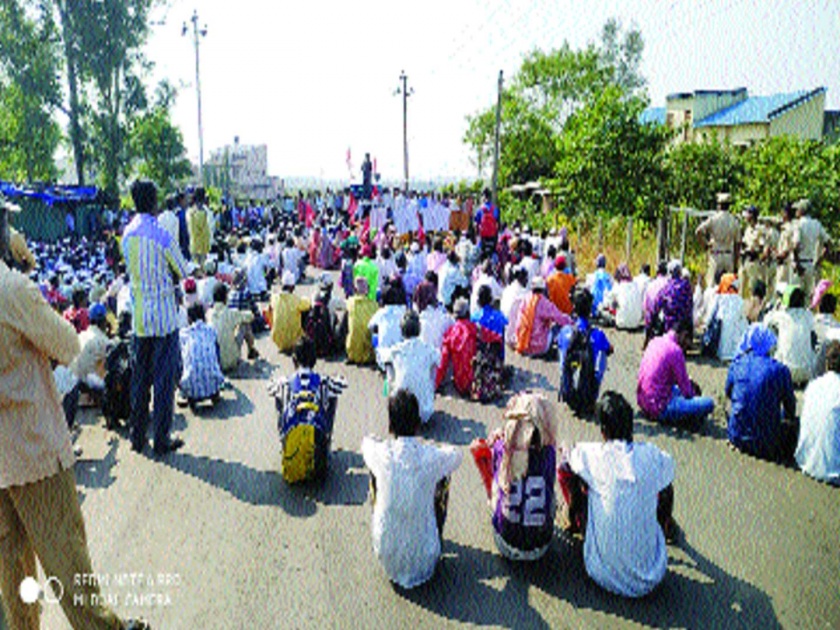 Marxists' march in Palghar district, submission to Assistant Collector | पालघर जिल्ह्यात ठिकठिकाणी मार्क्सवाद्यांचा मोर्चा, सहायक जिल्हाधिकाऱ्यांना निवेदन सादर