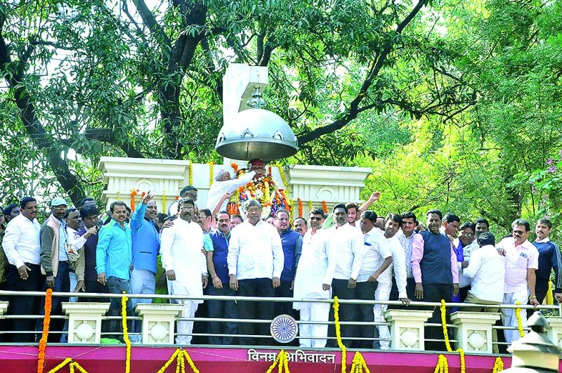 tribute to the Dr. Babasaheb Ambedkar at Nagpur | नागपुरात महामानवाला विनम्र अभिवादन