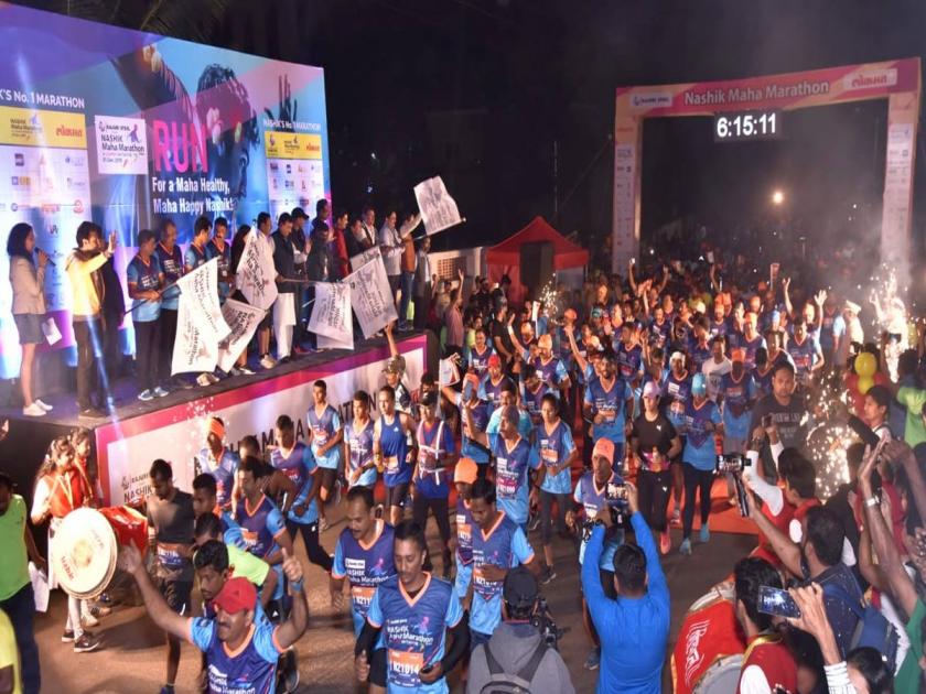 Lokmat Nashik Marathon: Thousands of minors run for resting health | लोकमत नाशिक महामॅरेथॉन : निरामय आरोग्यासाठी हजारो अबालवृध्दांची धाव