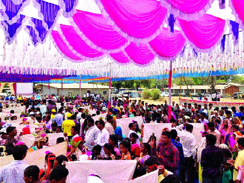 Careful wedding care of 39 couples of farmer family in Vikramgad | विक्रमगडमध्ये शेतकरी कुटुंबातील ३९ जोडप्यांचे शुभ लग्न सावधान