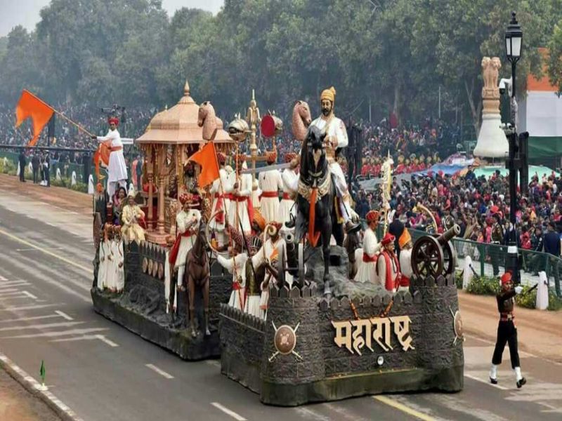 Maharashtra Chhatrapati Shivaji Maharaj tableau at the 69th RepublicDay parade | Republic Day 2018 : राजपथावर शिवरायांचा चित्ररथ! महाराष्ट्राचं वैभव देशानं पाहिलं