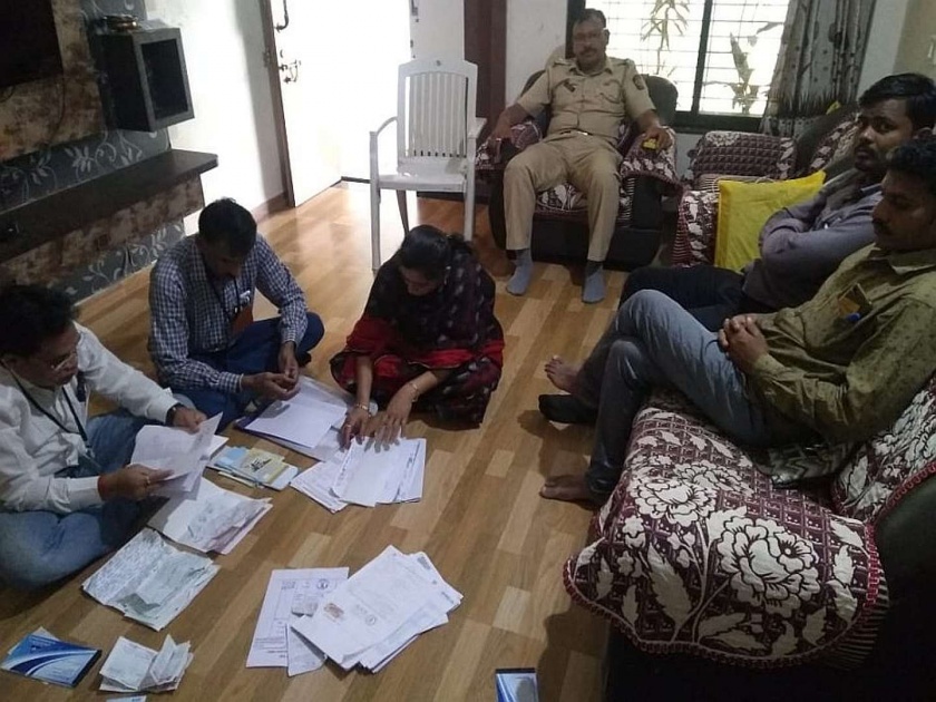 Raids at the home of 10 lenders in Amravati | अमरावतीत १० सावकारांच्या घरी छापे