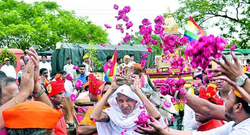 'Jai Jinendra', 'Jai Jinendra' Bolo ! In Nagpur celebrated 2618th birth anniversary of Lord Mahavir | ‘जय जिनेंद्र’, ‘जय जिनेंद्र’ बोलो ! नागपुरात २६१८ वा जन्मकल्याणक महोत्सव साजरा