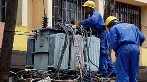 Strict action against the authorities in case of continuous power outage | सतत वीजपुरवठा खंडित झाल्यास अधिकाºयांविरोधात कठोर कारवाई