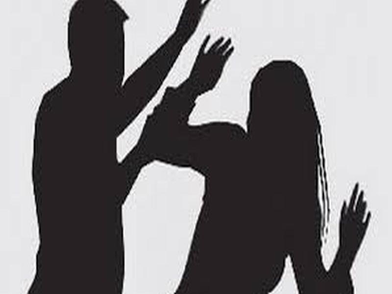 Police rape on woman, incident in Solapur city | पोलीसाकडून महिलेवर बलात्कार, सोलापूरातील शहरातील घटना