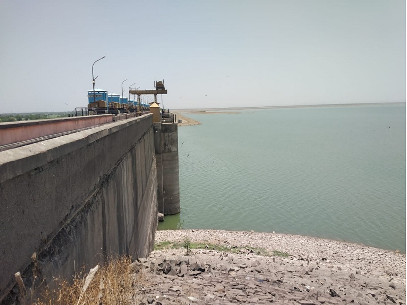 Majalgaon Dam is still half empty; Inflows slowed due to low rainfall | माजलगाव धरण अदयापही निम्मे रिकामेच; कमी पावसाने आवक मंदावली