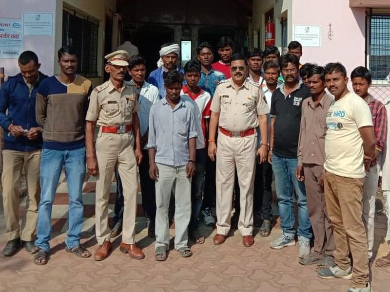 melghat workers rescued from kolhapur by police after rescue operation | मेळघाटातील मजुरांची कोल्हापुरातून सुटका 