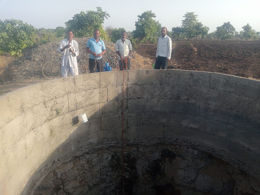 Water scarcity in Kherdi village at malegaon | पाणी टंचाईग्रस्त खेर्डी गावात टँकर अद्याप पोहचलेच नाहीत!
