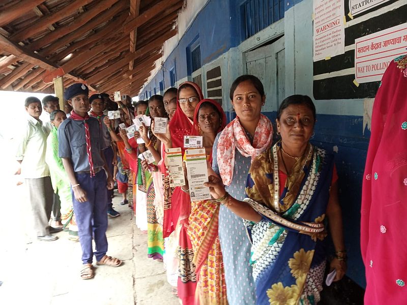 Maharashtra Election 2019 malkapur Sees 14.78% Turnout Till 11pm | महाराष्ट्र निवडणूक २०१९ : मलकापूर मतदारसंघात मतदारांमध्ये उत्साह! 