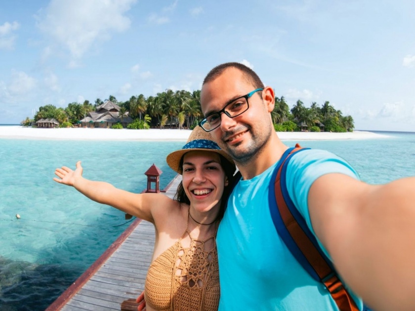 Indian Tourists flock to Maldives to cheat Corona! | कोरोनाला चकवण्यासाठी पर्यटक मालदीवकडे!
