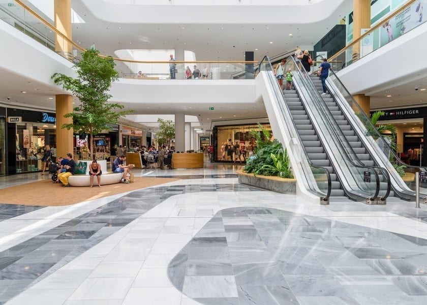 The lockdown will reduce the mall's revenue by fifty percent | लॉकडाऊनमुळे मॉलचे उत्पन्न पन्नास टक्के घटणार
