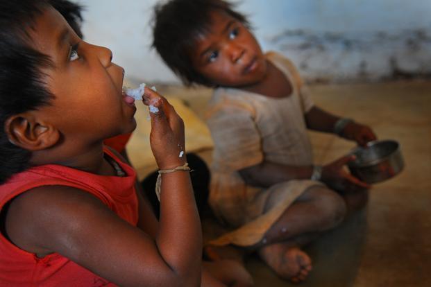 Article on Children days special worst condition of tribal areas children | Children's Day 2019:...त्यांची ‘दीन’वाणी अवस्था दूर व्हावी !