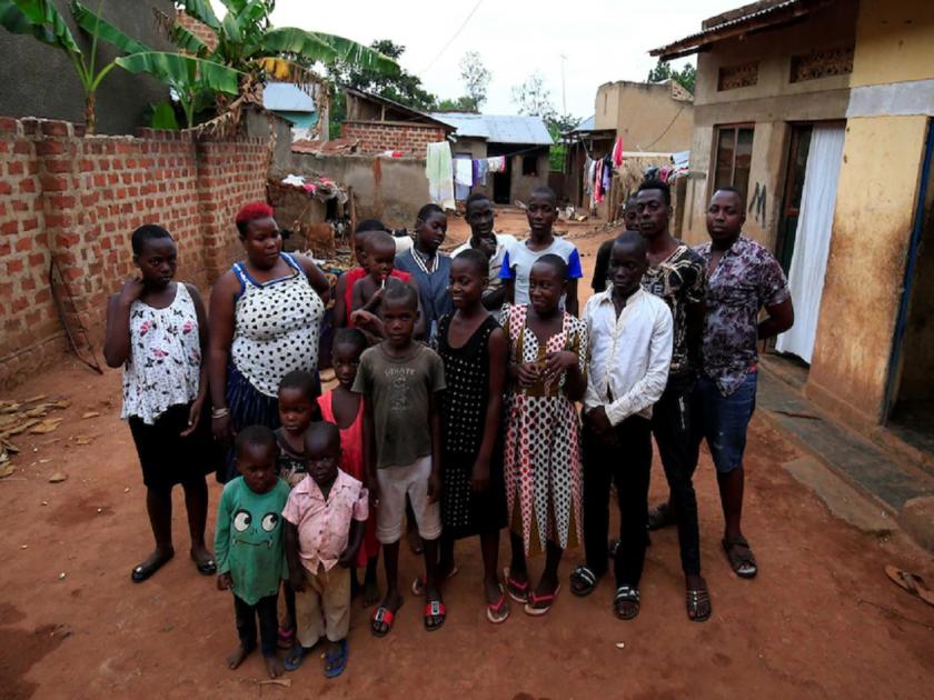 Age 40 years 44 children know everything story of mama uganda | वय वर्षे ४०, पंधरा बाळांतपणं आणि ४४ मुलं !