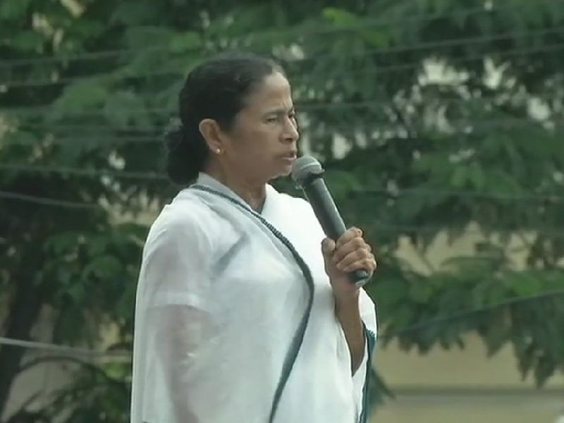 Mamata will start 'BJP hatao, desh bachao' campaign on August 15 | मोदी सरकारविरोधात ममतांनी दिला "बीजेपी हटाव देश बचाव"चा नारा 