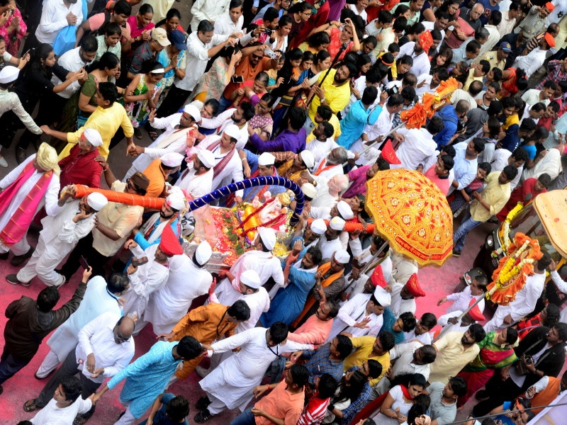 The immersion of Mana Ganapati in Pune will take place in the festival mandapa again this year | Ganesh Festival 2021: पुण्यातल्या मानाच्या गणपतींचं विसर्जन यंदाही उत्सव मंडपातच होणार