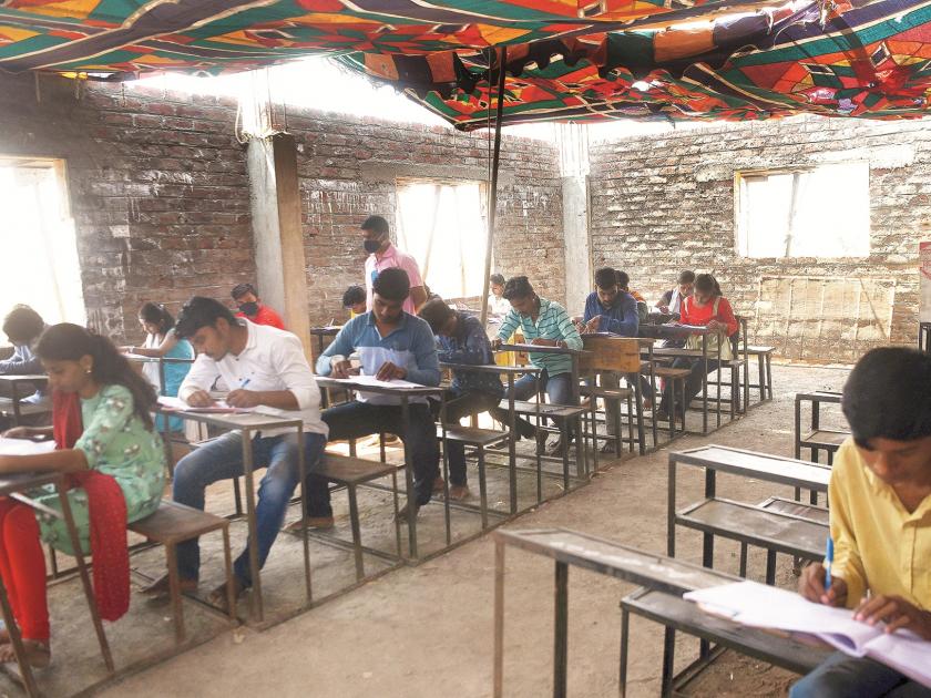HHC exam paper given in 'Shamiyana'; Recommendation to permanently de-recognize 'that' school for giving false information | 'शामियान्यात' बारावीचे परीक्षा केंद्र; खोटी माहिती देणाऱ्या शाळेची मान्यता रद्दची शिफारस