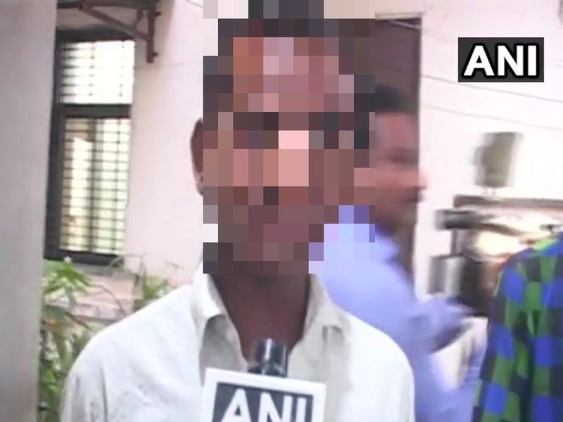 mandsaur gangrape 5 lacs compensation to victim family father says just want accused to be hanged | Mandsaur Gangrape: नुकसानभरपाई नको, त्या नराधमांना फाशीची शिक्षा द्या, पीडितेच्या वडिलांची मागणी