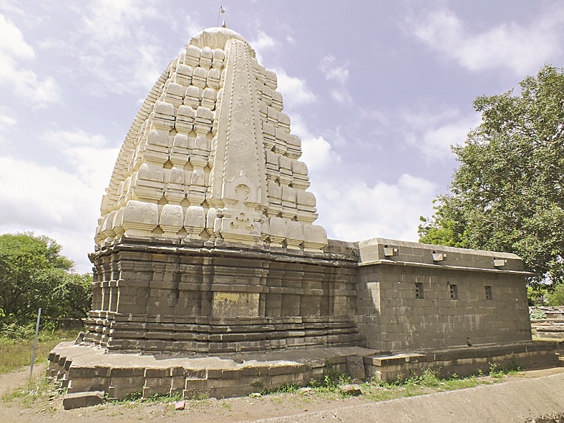 Bhumraj Shikharkar Shakti Mandir | भूमीज शिखरयुक्त शक्ती मंदिर 