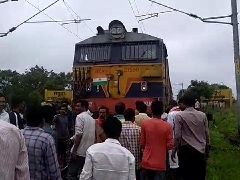Students stopped Nagpur-Bhusaval passenger | विद्यार्थ्यांनी रोखली नागपूर-भूसावल पॅसेंजर